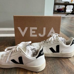 Woman’s Veja sneakers size 7